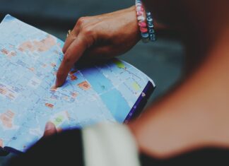 Les guides papier ont-ils encore la cĂ´te ? Les guides papier ont-ils encore la cĂ´te