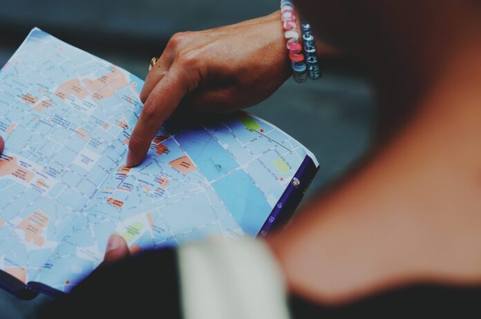 Les guides papier ont-ils encore la côte