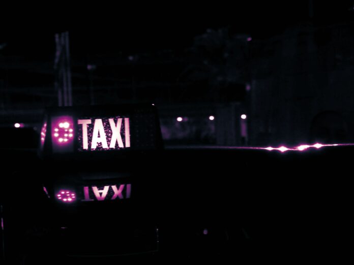 Uber ou Taxi, qui sont les meilleurs chauffeurs