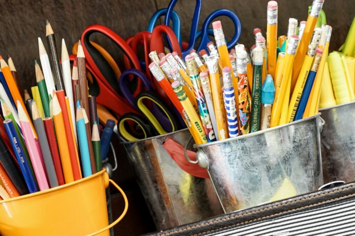 des fournitures scolaires abordables