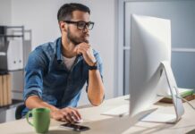 Comment une simple page HTML est devenue un géant de la tech : l’histoire de Craigslist Comment une simple page HTML est devenue un géant de la tech l’histoire de Craigslist