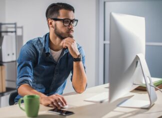 Comment une simple page HTML est devenue un géant de la tech : l’histoire de Craigslist Comment une simple page HTML est devenue un géant de la tech l’histoire de Craigslist